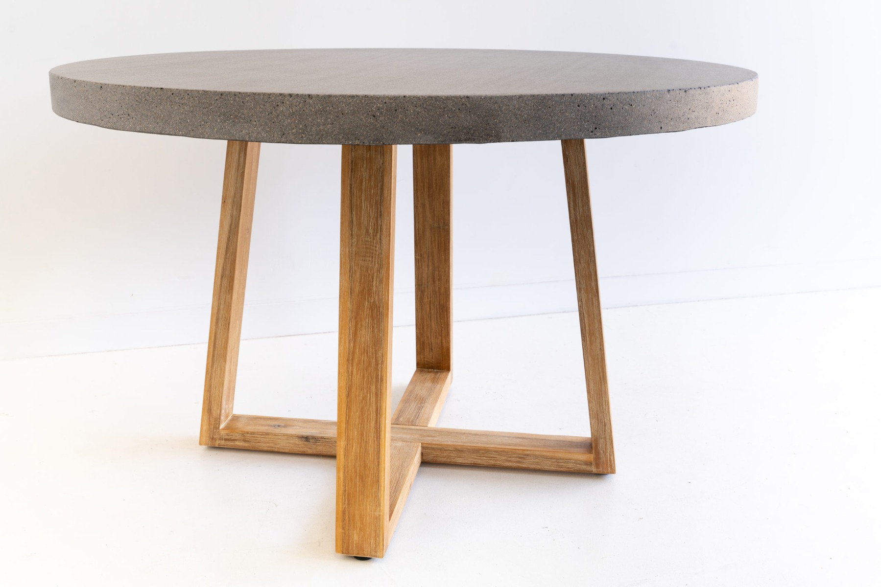 1.0m Alta Elkstone Round Dining Table – Speckled Grey with Light Honey Legs - Image 4