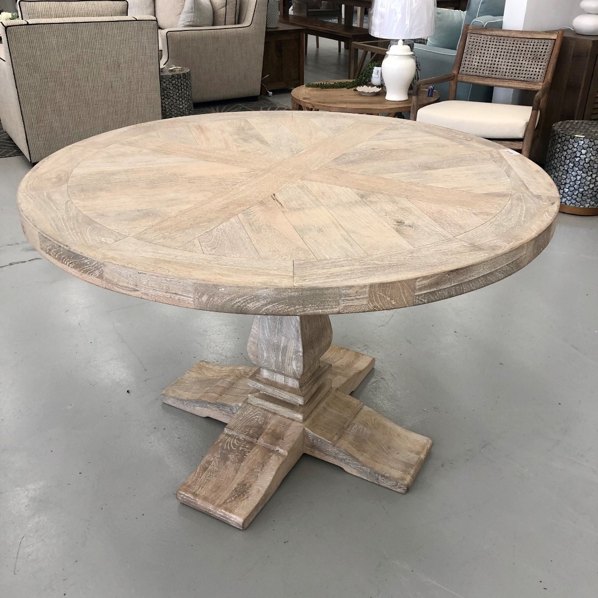 "Whitsunday" Hamptons Style Parquetry Hardwood Timber Round Dining Table 120cm Diameter, Beachwhite Finish (RRP $1999)