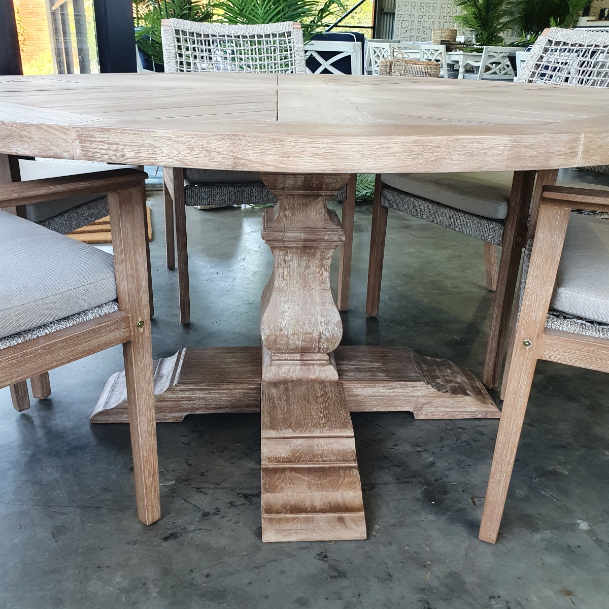 FLOORSTOCK CLEARANCE SALE "Hampshire" Hamptons Style Round Solid Timber Outdoor Dining Table with 4 x Outdoor Dining Chairs, 150cm Diameter - Image 4