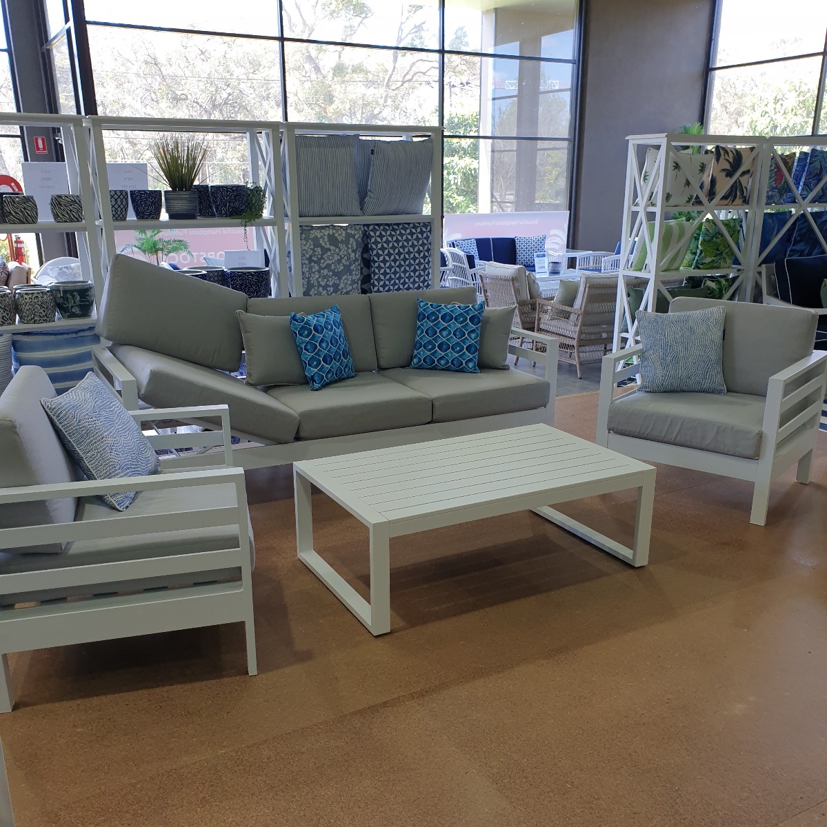 FLOORSTOCK CLEARANCE SALE "Riviera" Hamptons Style Aluminium 4 Piece Outdoor Lounge Setting, White (RRP $3499) - Image 2