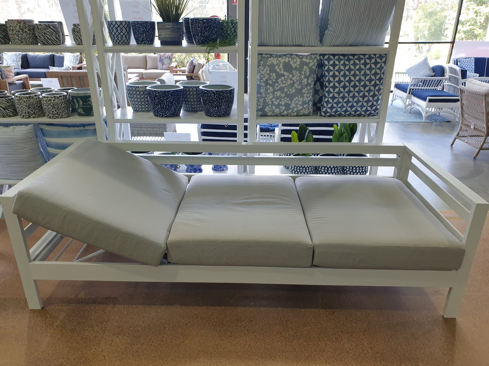 FLOORSTOCK CLEARANCE SALE "Riviera" Hamptons Style Aluminium 4 Piece Outdoor Lounge Setting, White (RRP $3499) - Image 3