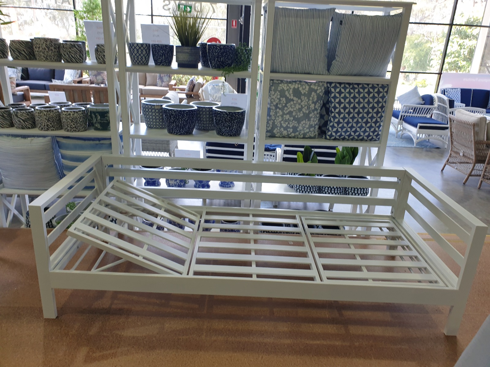 FLOORSTOCK CLEARANCE SALE "Riviera" Hamptons Style Aluminium 4 Piece Outdoor Lounge Setting, White (RRP $3499) - Image 5
